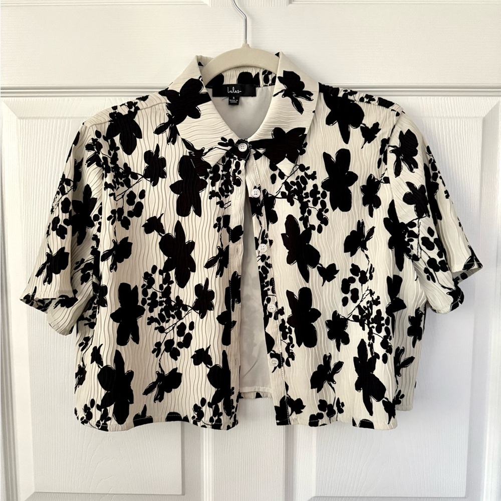 Lulus Modern Direction Cream Floral Plisse Cropped Button-up Top White